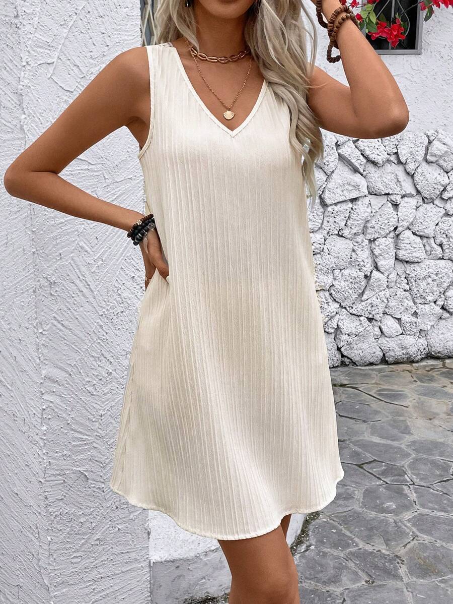 Vestido Sem Mangas com Recorte Vazado - La Lecce