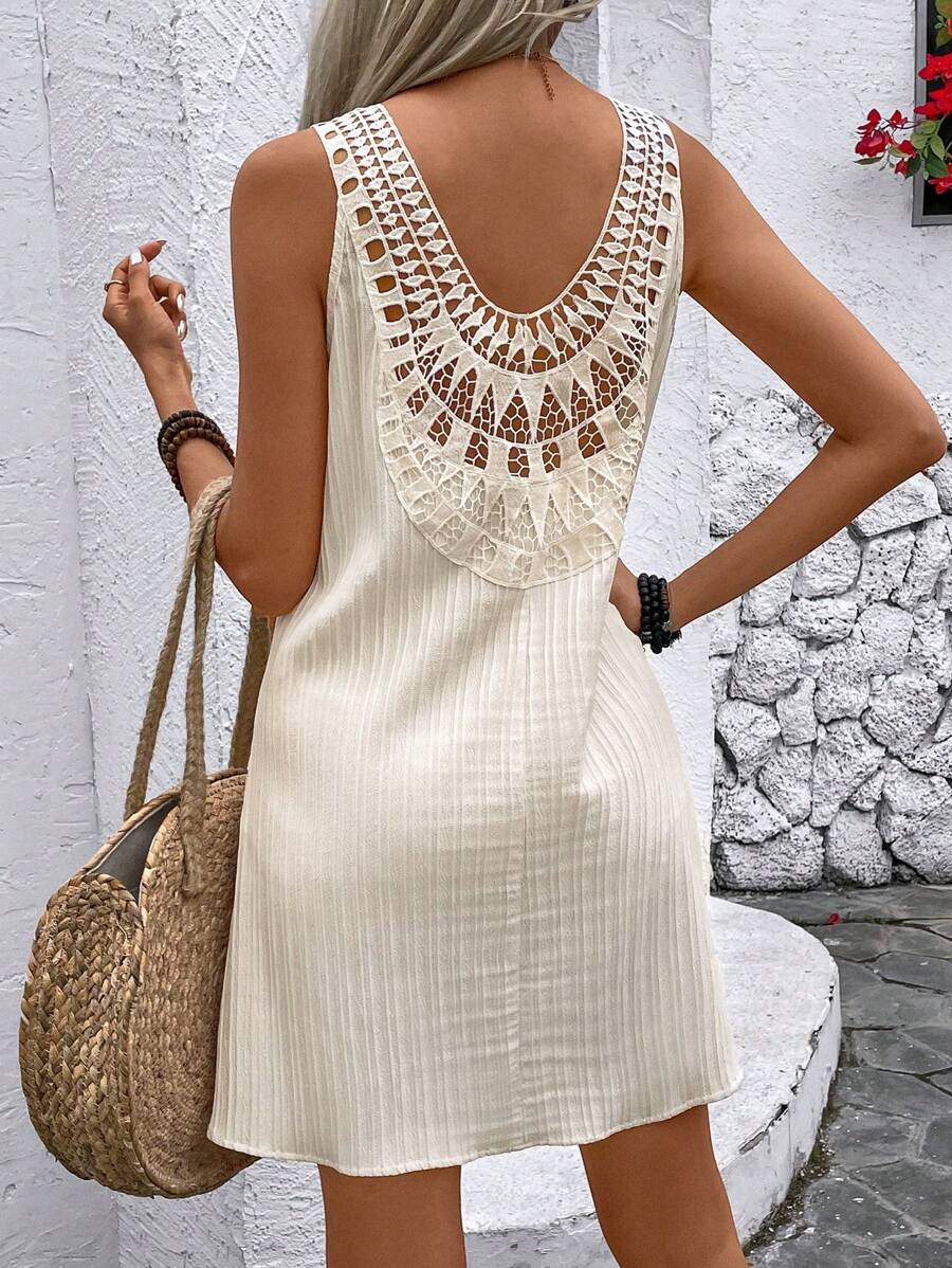 Vestido Sem Mangas com Recorte Vazado - La Lecce