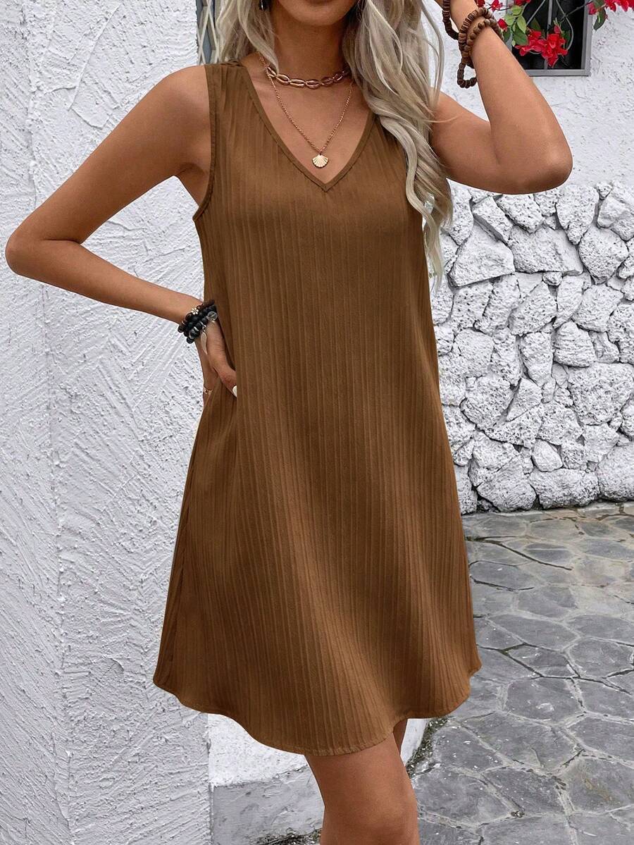 Vestido Sem Mangas com Recorte Vazado - La Lecce